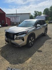 2025 Nissan Rogue SL FWD - Exterior Front Left Corner Image